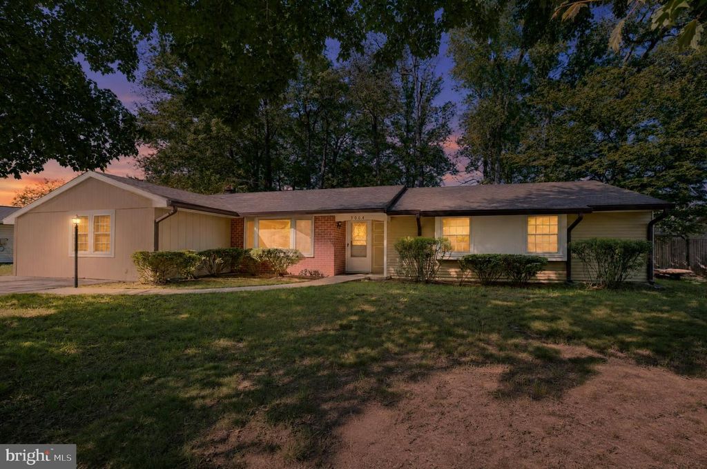5004 NICHOLAS RD, Waldorf, MD 20601