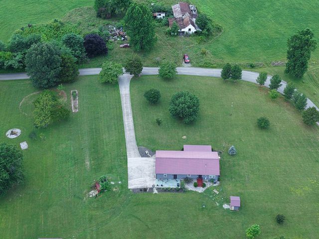 1716 Liberty Road, Eubank, KY 42567