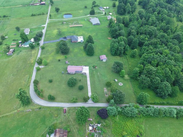 1716 Liberty Road, Eubank, KY 42567