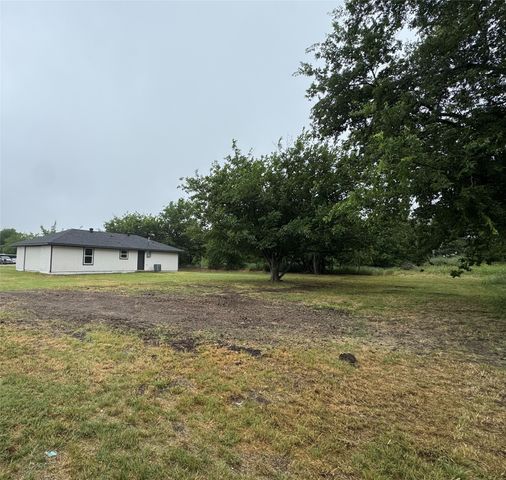 105 Paige Street, Weatherford, TX 76088