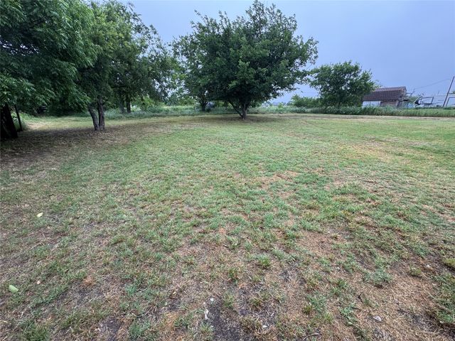 105 Paige Street, Weatherford, TX 76088