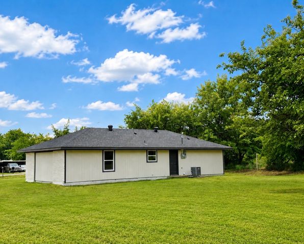 105 Paige Street, Weatherford, TX 76088