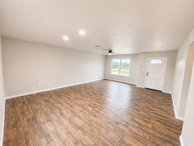 105 Paige Street, Weatherford, TX 76088