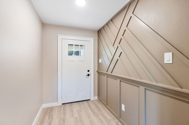 211 Garlock Street, Wilmer, TX 75172