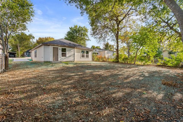 211 Garlock Street, Wilmer, TX 75172