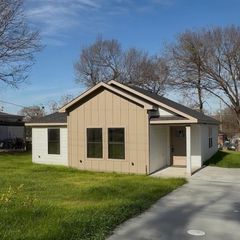 211 Garlock Street, Wilmer, TX 75172