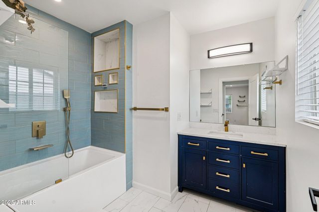 511 E CHEERY LYNN Road, Phoenix, AZ 85012