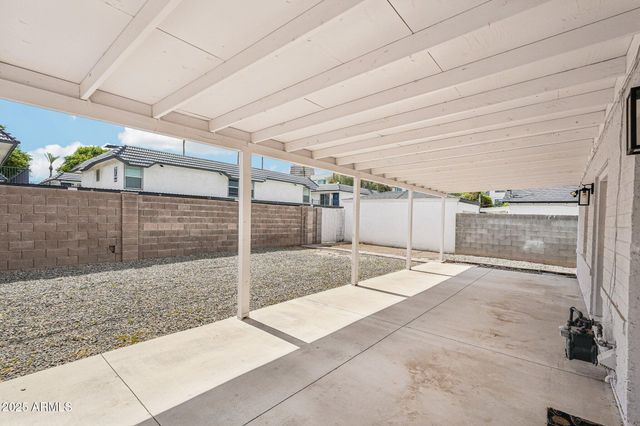 511 E CHEERY LYNN Road, Phoenix, AZ 85012