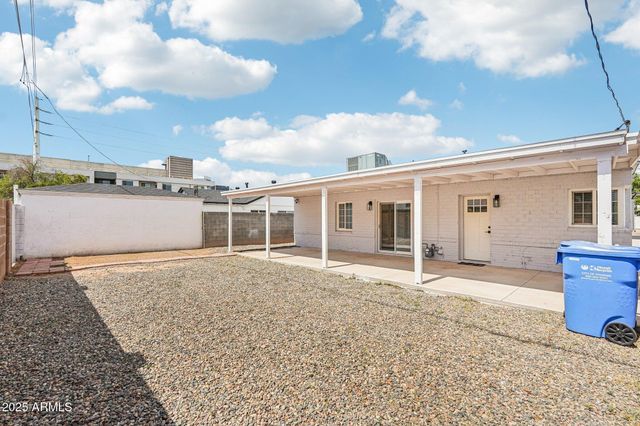 511 E CHEERY LYNN Road, Phoenix, AZ 85012