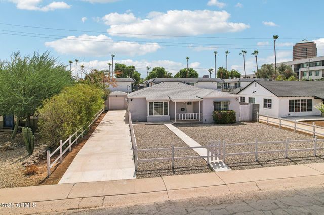 511 E CHEERY LYNN Road, Phoenix, AZ 85012