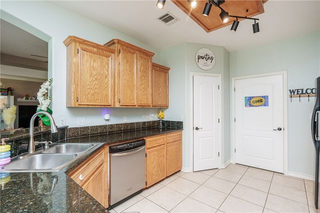 14422 Chantilly Dr, Corpus Christi, TX 78410