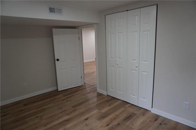 2412 Queen Ridge Drive, Independence, MO 64055