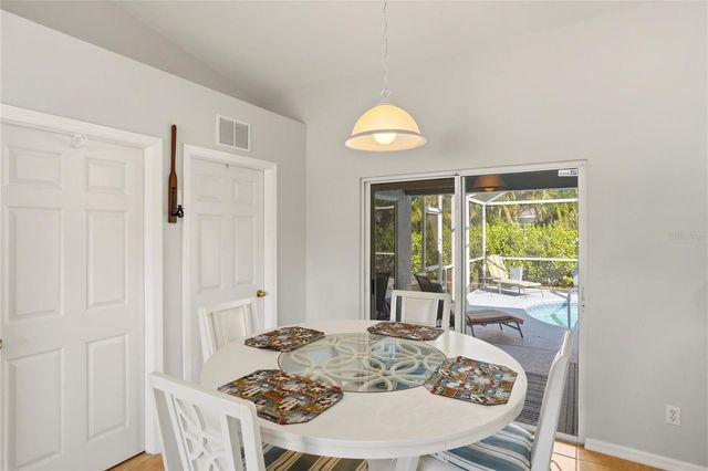 515 NE 5TH PLACE, Cape Coral, FL 33909