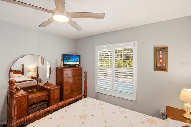 515 NE 5TH PLACE, Cape Coral, FL 33909