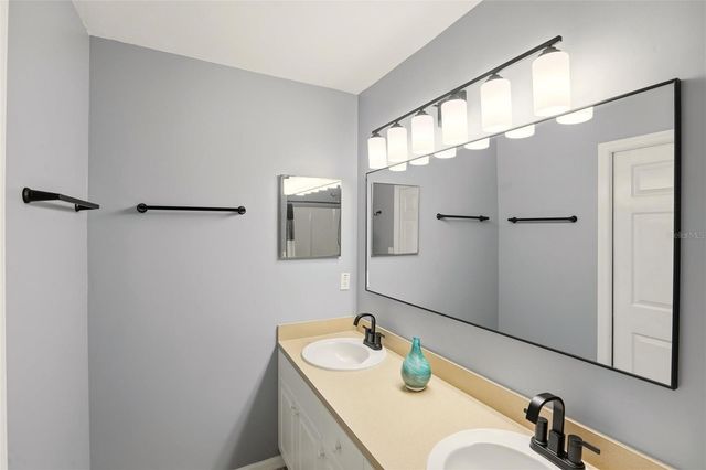 515 NE 5TH PLACE, Cape Coral, FL 33909