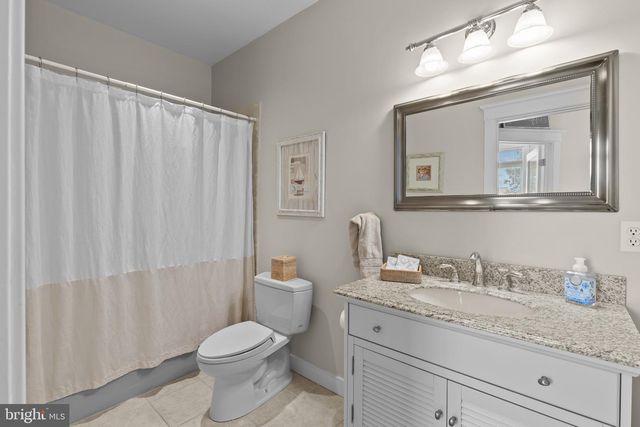 3733 THOMAS POINT RD, Annapolis, MD 21403