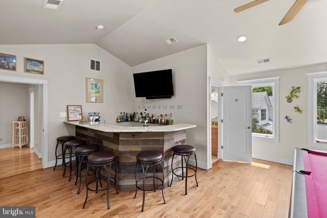 3733 THOMAS POINT RD, Annapolis, MD 21403