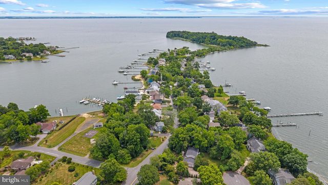 3733 THOMAS POINT RD, Annapolis, MD 21403