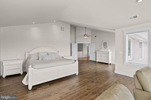 3733 THOMAS POINT RD, Annapolis, MD 21403