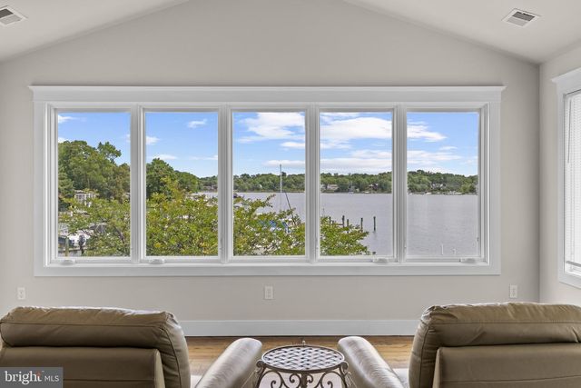 3733 THOMAS POINT RD, Annapolis, MD 21403