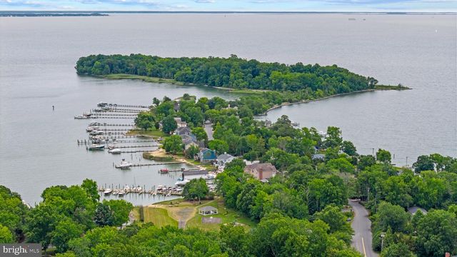 3733 THOMAS POINT RD, Annapolis, MD 21403