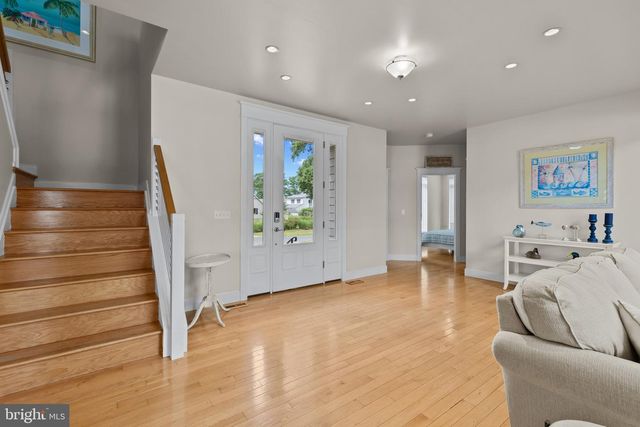 3733 THOMAS POINT RD, Annapolis, MD 21403
