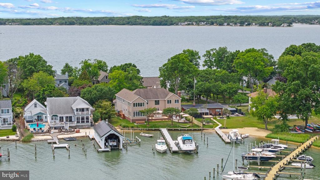 3733 THOMAS POINT RD, Annapolis, MD 21403
