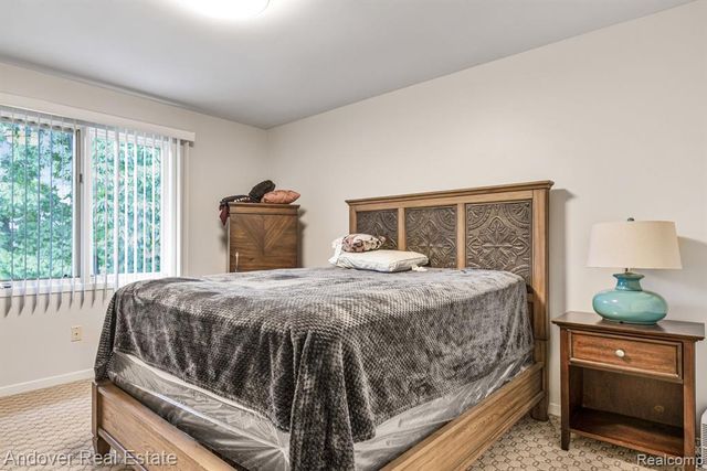 6195 Oak Trail, West Bloomfield, MI 48322