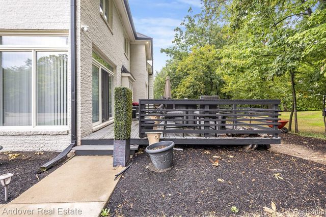 6195 Oak Trail, West Bloomfield, MI 48322