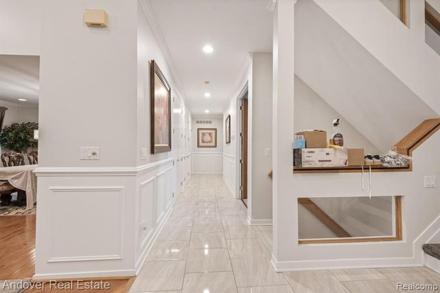 6195 Oak Trail, West Bloomfield, MI 48322