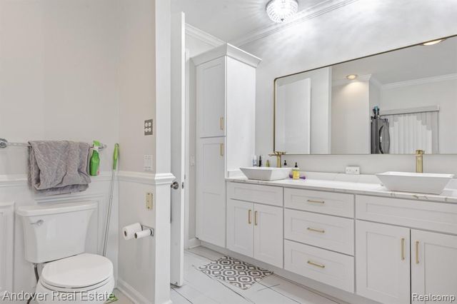 6195 Oak Trail, West Bloomfield, MI 48322