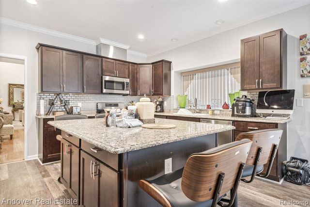 6195 Oak Trail, West Bloomfield, MI 48322