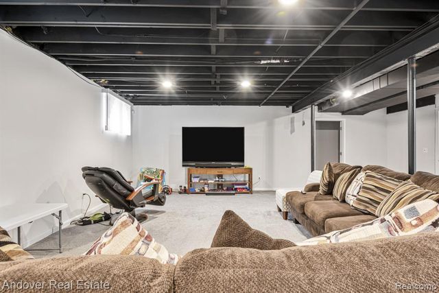 6195 Oak Trail, West Bloomfield, MI 48322