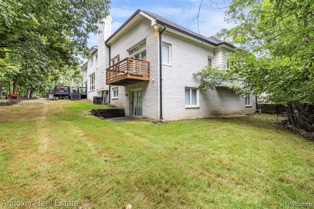 6195 Oak Trail, West Bloomfield, MI 48322