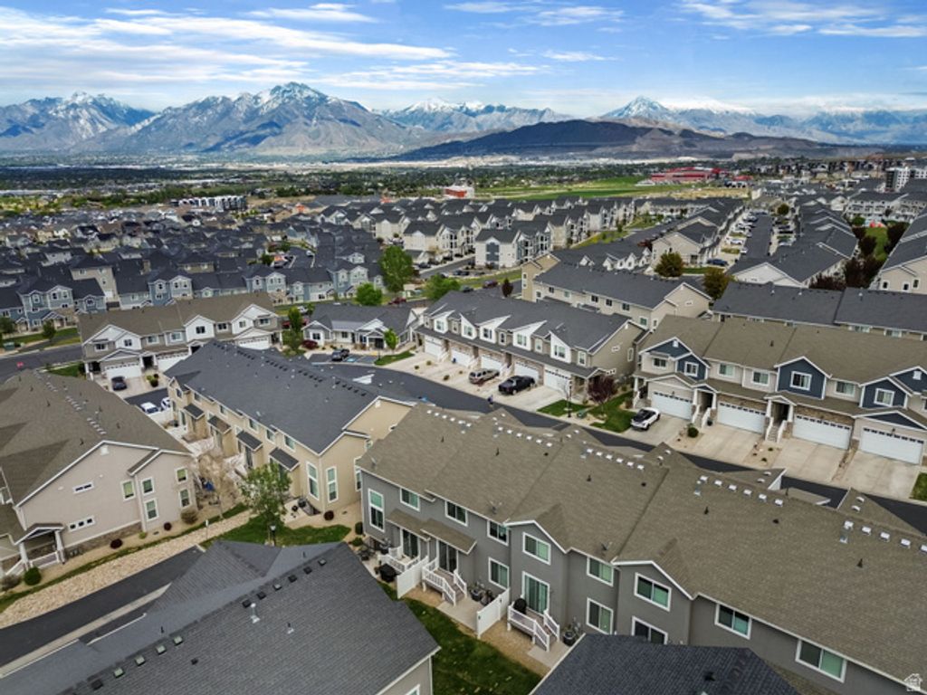 Image 33 of property listing at 4436 W HILL SHADOW WAY, Herriman, UT 84096