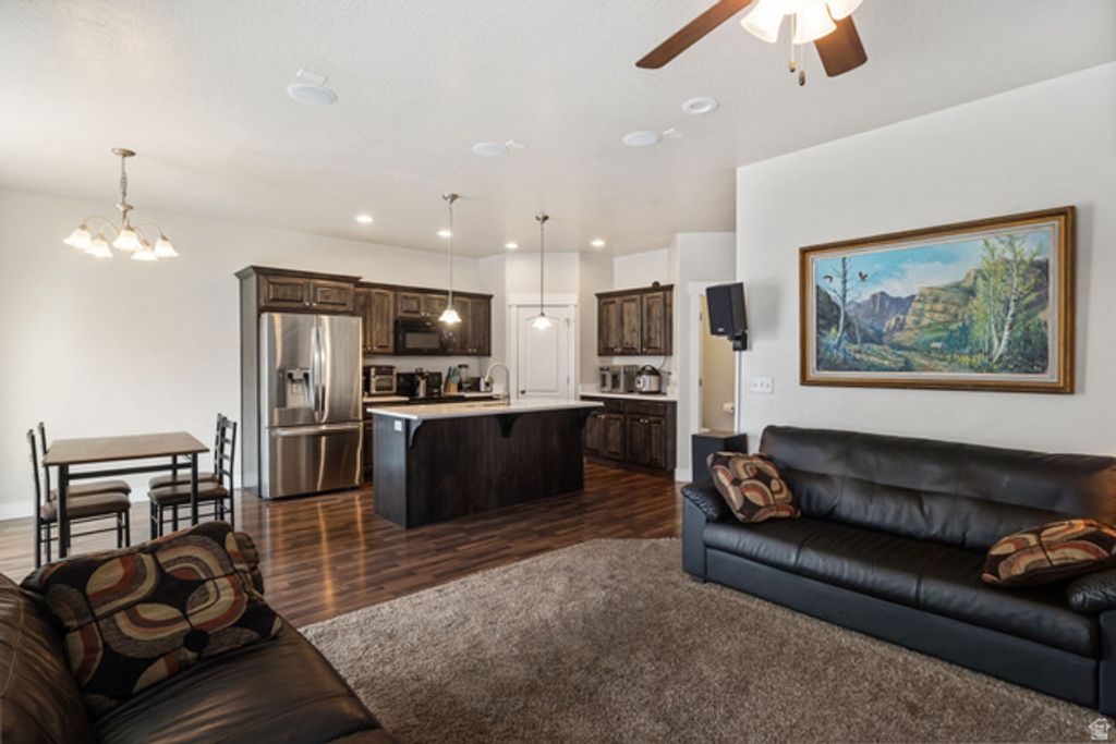 Image 7 of property listing at 4436 W HILL SHADOW WAY, Herriman, UT 84096