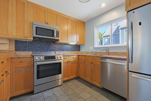 113 Governor Winthrop Rd 113, Somerville, MA 02145