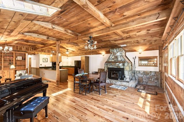 32 Seldom Home Drive, Black Mountain, NC 28711