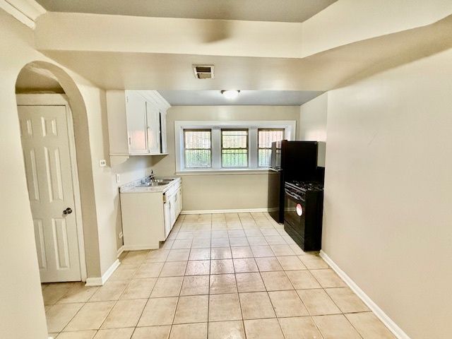 7932 S Kingston Avenue GRDN, Chicago, IL 60617