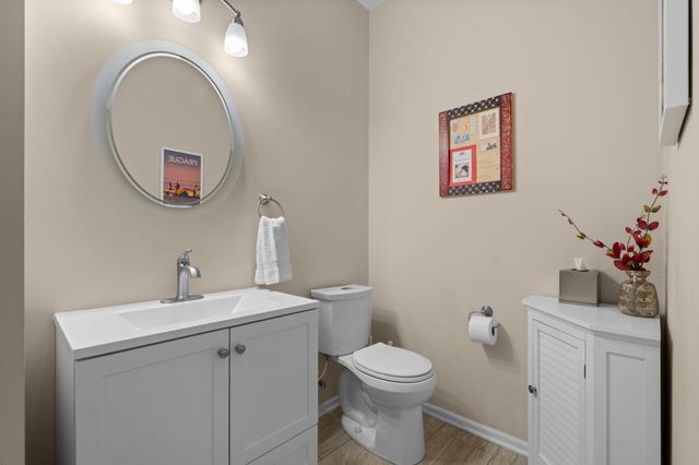 1338 Coach House Lane, South Lyon, MI 48178