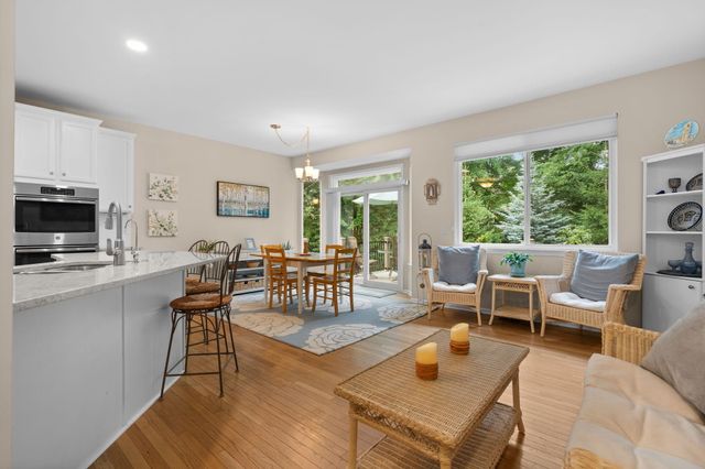 1338 Coach House Lane, South Lyon, MI 48178