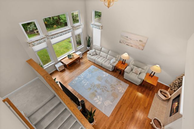 1338 Coach House Lane, South Lyon, MI 48178