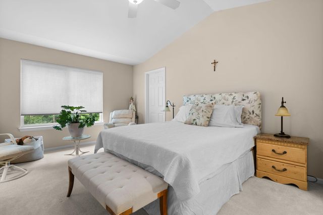 1338 Coach House Lane, South Lyon, MI 48178