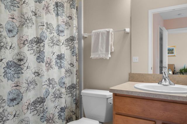 1338 Coach House Lane, South Lyon, MI 48178
