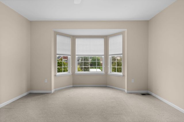 1338 Coach House Lane, South Lyon, MI 48178