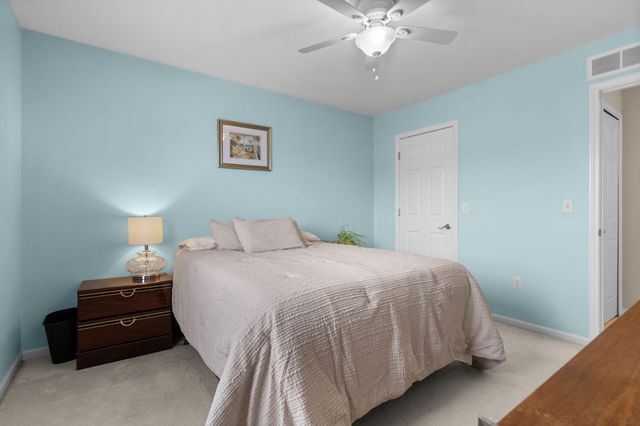 1338 Coach House Lane, South Lyon, MI 48178