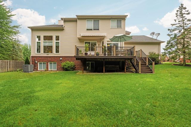 1338 Coach House Lane, South Lyon, MI 48178