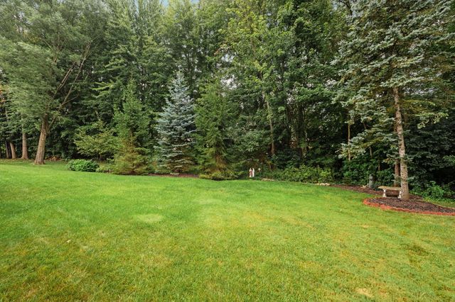 1338 Coach House Lane, South Lyon, MI 48178