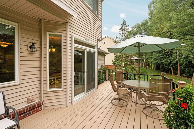1338 Coach House Lane, South Lyon, MI 48178