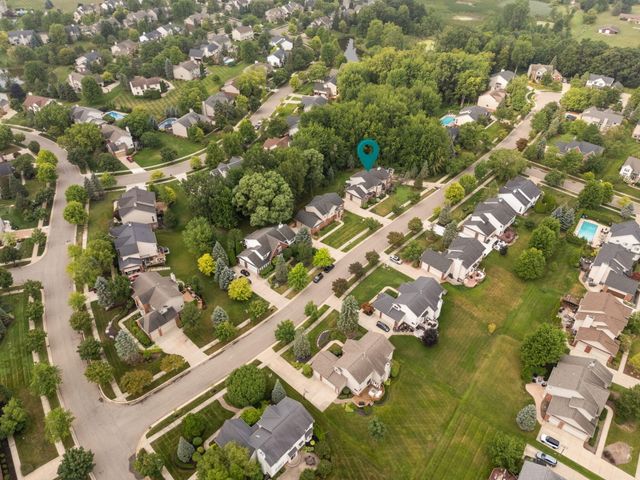 1338 Coach House Lane, South Lyon, MI 48178